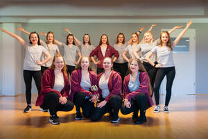 Bild vergrößern: Tanzprogramm mit der Crazy Dance Crew