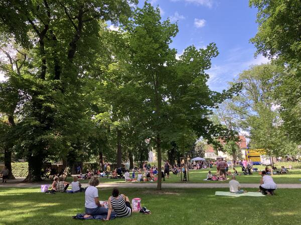 Chillout im Stadtpark zum Gartenträume-Picknicktag