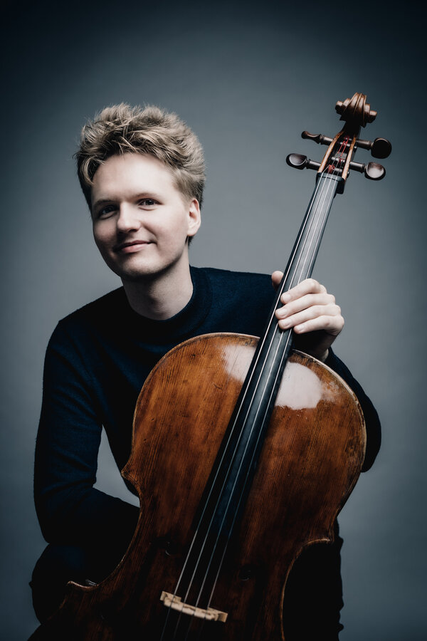 Bild vergr&ouml;&szlig;ern: Carlo Lay am Violoncello beim MDR-Musiksommer.