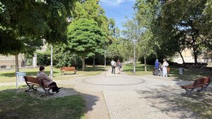 Bild vergr&ouml;&szlig;ern: Platz vor dem Stephaneum