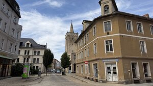 Bild vergr&ouml;&szlig;ern: Ansicht 28_Blick in die Breite Stra&szlig;e