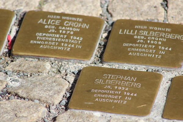 Stolpersteine in Aschersleben in Gedenken an die jdische Gemeinde